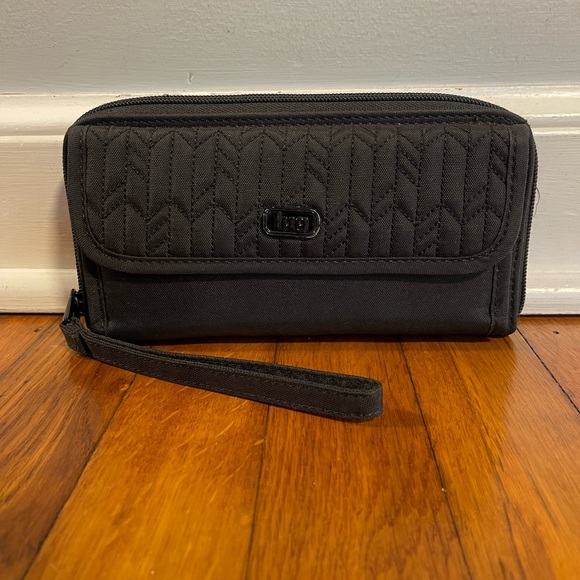 Beautiful Lug Quilted Nylon Crossbody Wristlet - Picture 1 of 6
